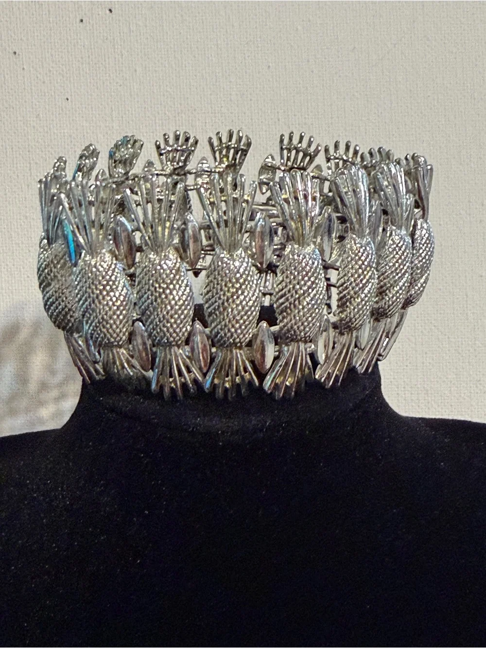 VTG 1974 Sarah Coventry Simply Elegant Silver Pineapple Wide Link Bracelet